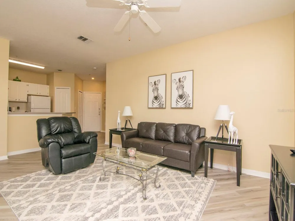 5815 LEGACY CRESCENT PLACE #202 Riverview, FL 33578