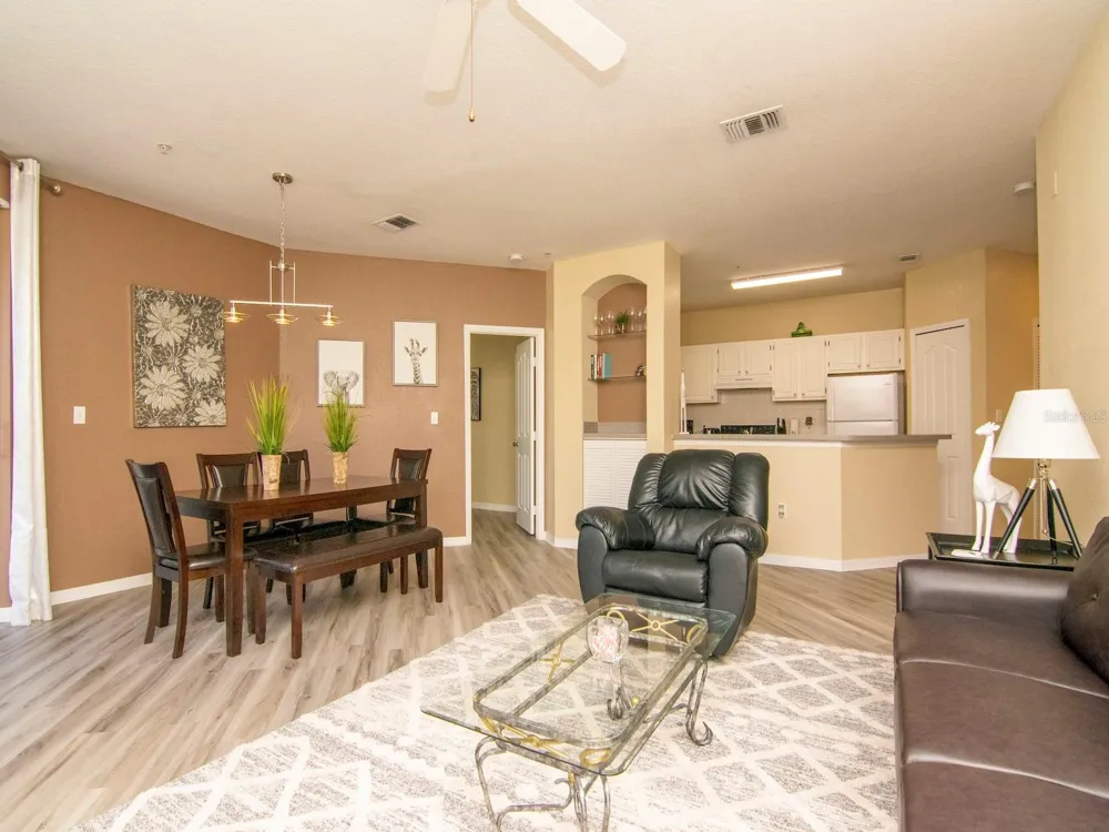 5815 LEGACY CRESCENT PLACE #202 Riverview, FL 33578