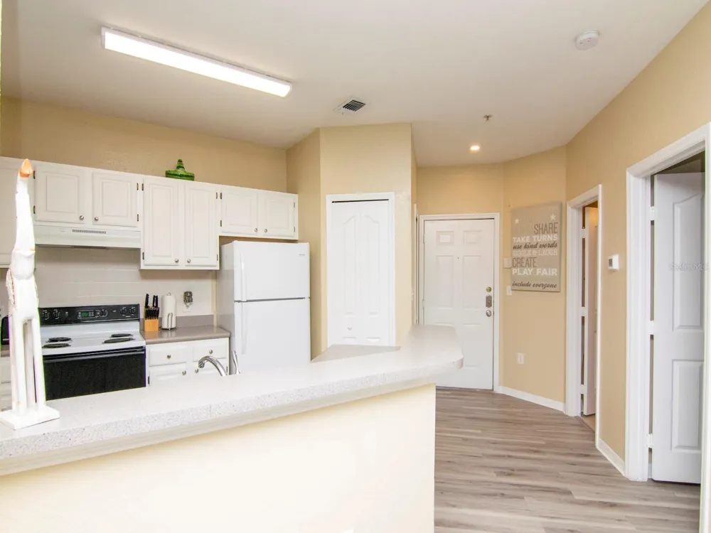 5815 LEGACY CRESCENT PLACE #202 Riverview, FL 33578