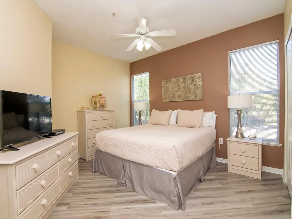 5815 LEGACY CRESCENT PLACE #202 Riverview, FL 33578