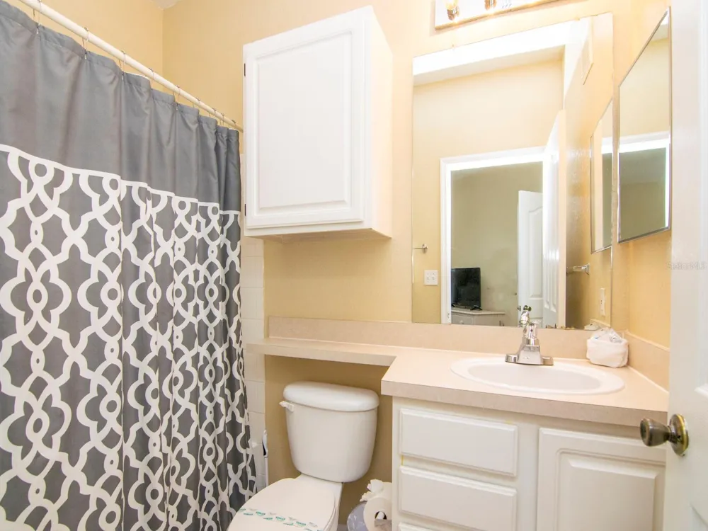 5815 LEGACY CRESCENT PLACE #202 Riverview, FL 33578