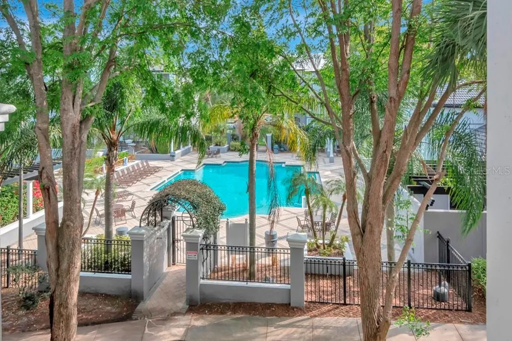 5815 LEGACY CRESCENT PLACE #202 Riverview, FL 33578
