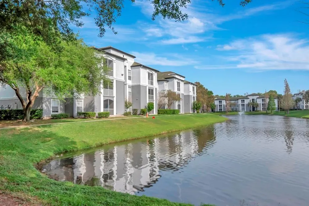 5815 LEGACY CRESCENT PLACE #202 Riverview, FL 33578