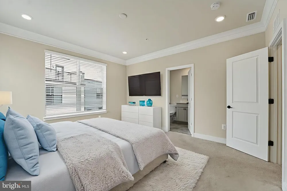 4341 LAPLATA AVENUE Baltimore, MD 21211