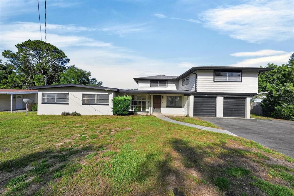 710 TWIN OAKS LANE Eustis, FL 32726