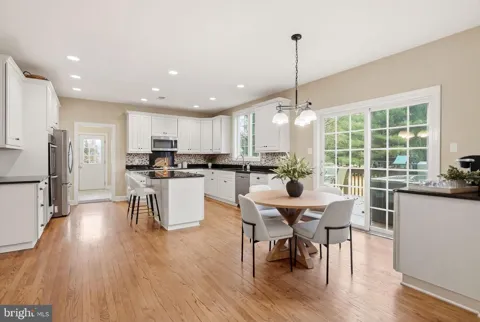 22 SPRINGLEA LANE