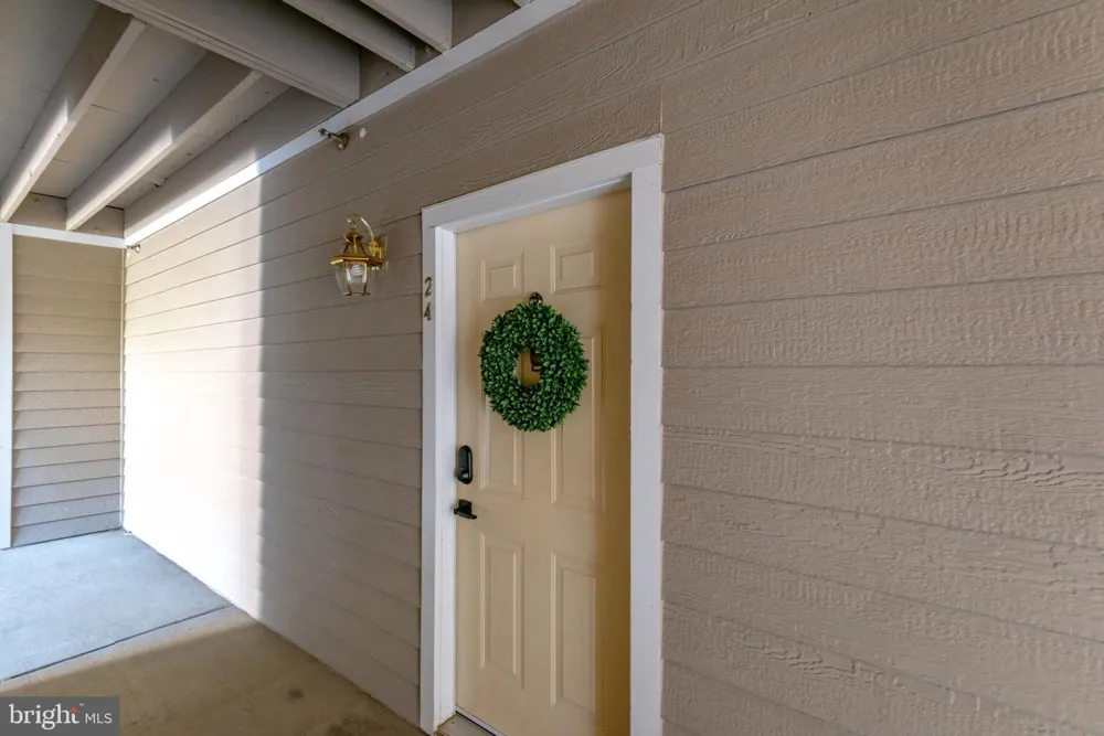 14300 GRAPE HOLLY GROVE #24 Centreville, VA 20121