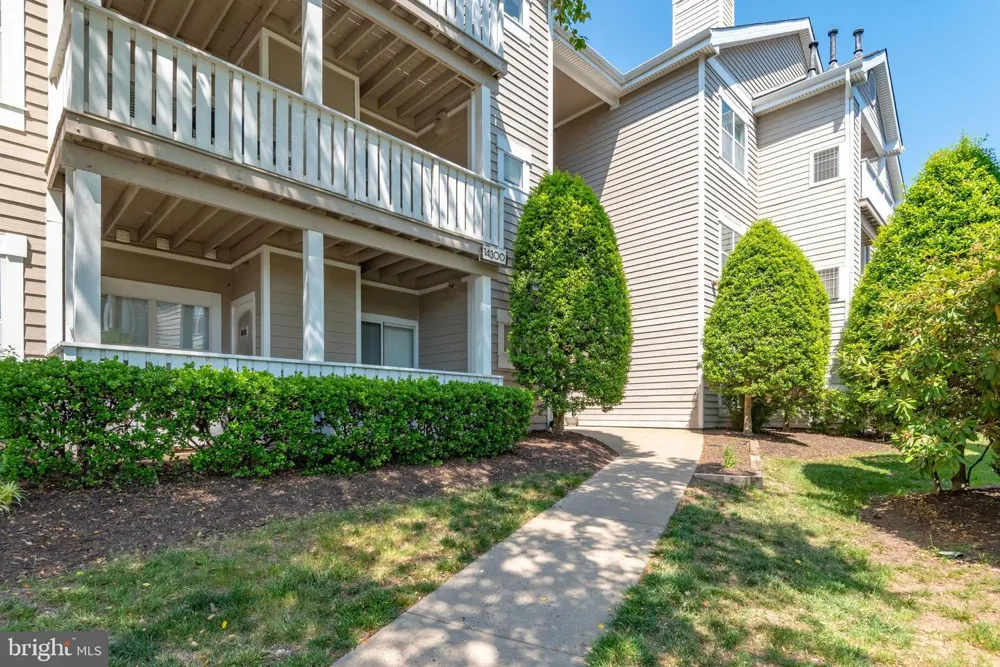 14300 GRAPE HOLLY GROVE #24 Centreville, VA 20121