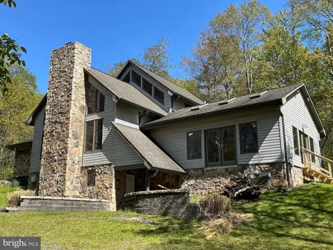 122 WOODLANDS HILL LANE
