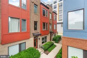 8319 LOOKING GLASS WAY