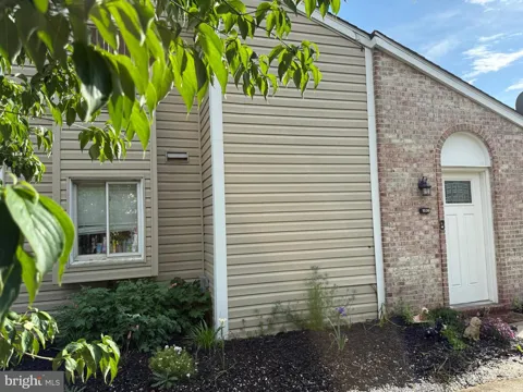 1538 KENSINGTON DRIVE