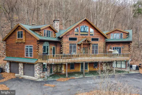 493 LAKE DRIVE