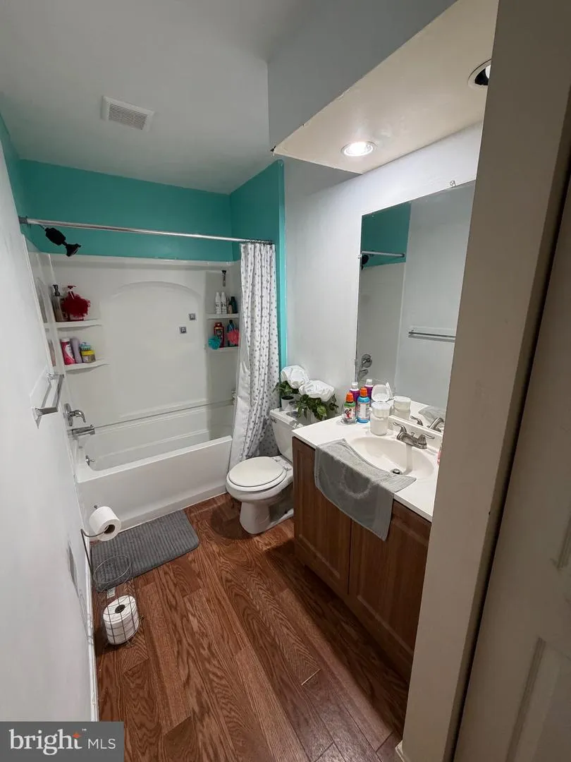 698 TOPAZ DRIVE Lancaster, PA 17603