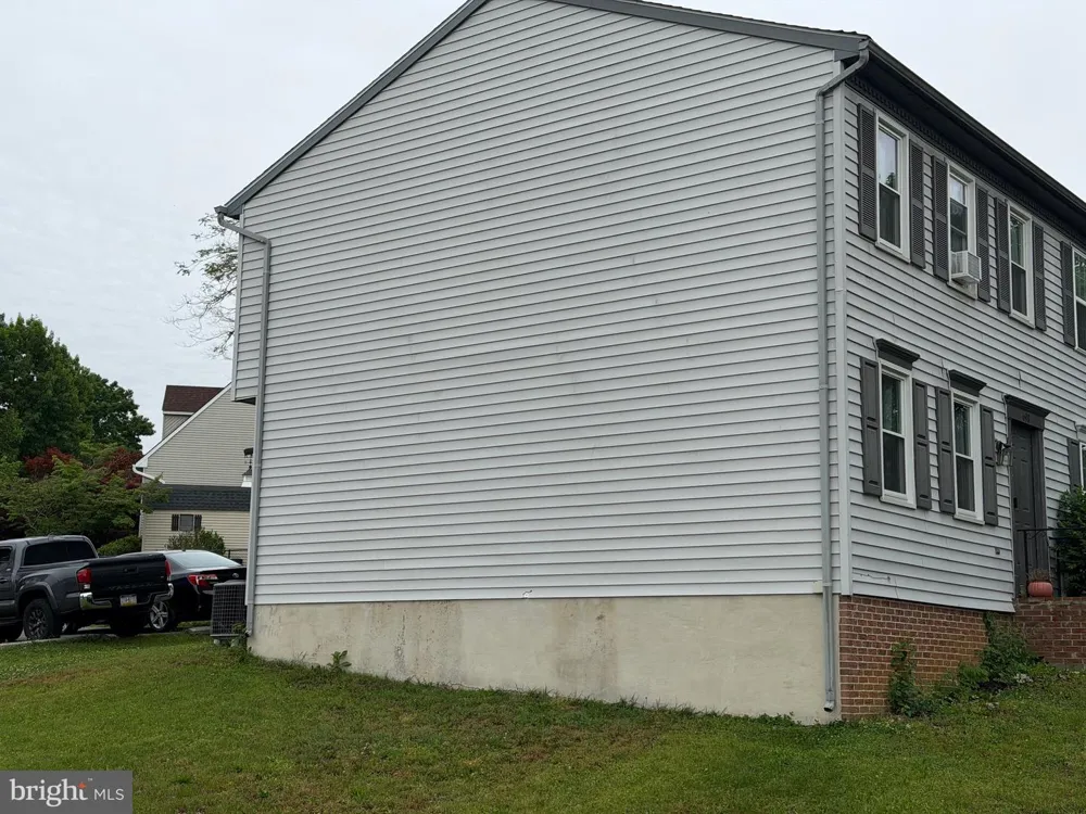 698 TOPAZ DRIVE Lancaster, PA 17603