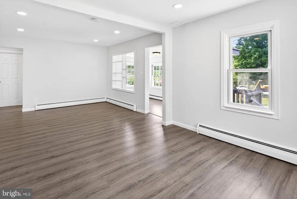 9081 DUMHART ROAD Laurel, MD 20723