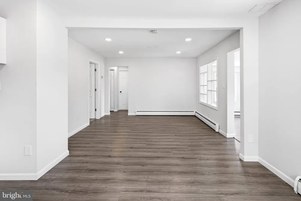 9081 DUMHART ROAD Laurel, MD 20723