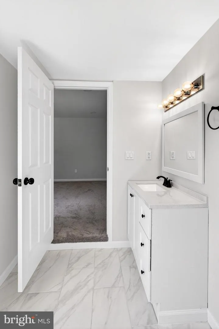 9081 DUMHART ROAD Laurel, MD 20723