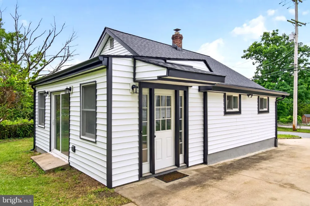 9081 DUMHART ROAD Laurel, MD 20723