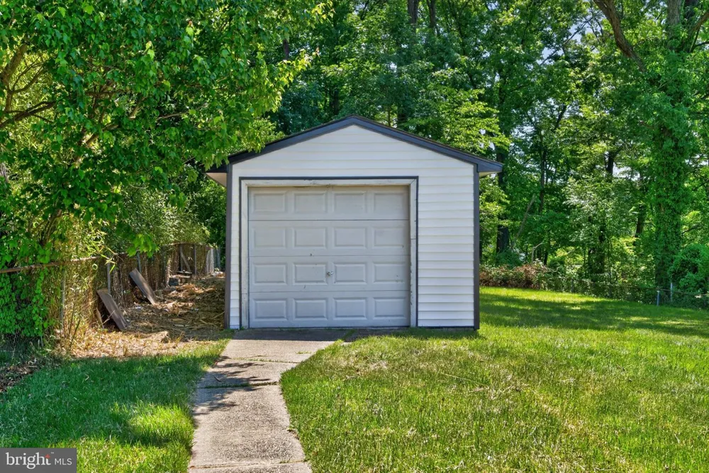 9081 DUMHART ROAD Laurel, MD 20723