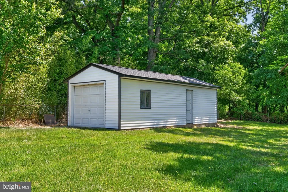 9081 DUMHART ROAD Laurel, MD 20723