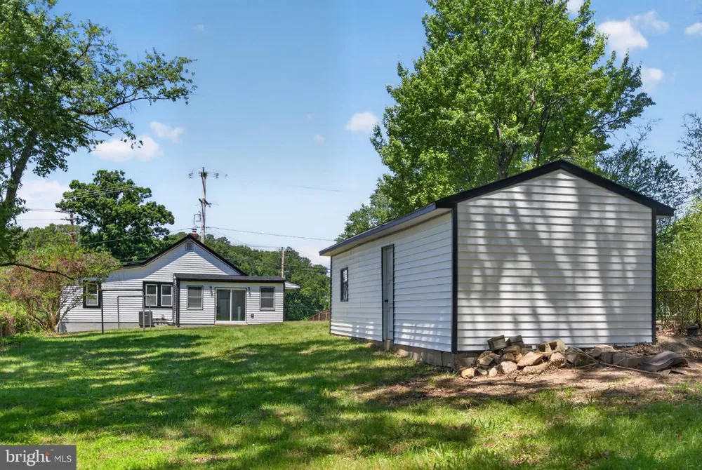 9081 DUMHART ROAD Laurel, MD 20723