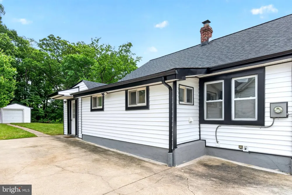 9081 DUMHART ROAD Laurel, MD 20723