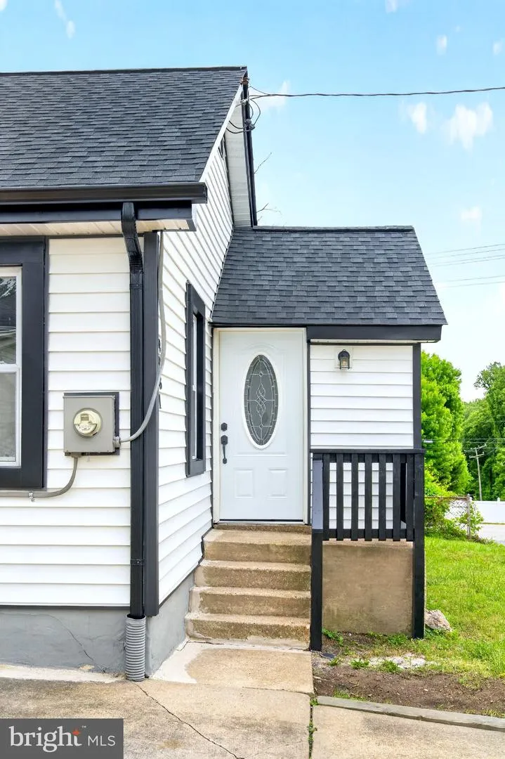 9081 DUMHART ROAD Laurel, MD 20723