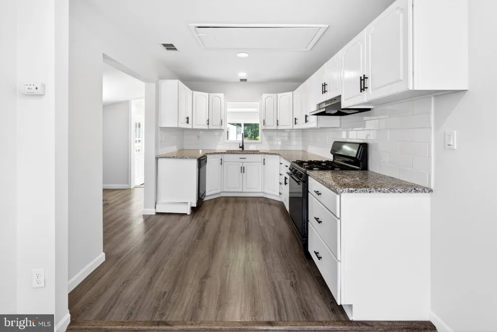 9081 DUMHART ROAD Laurel, MD 20723