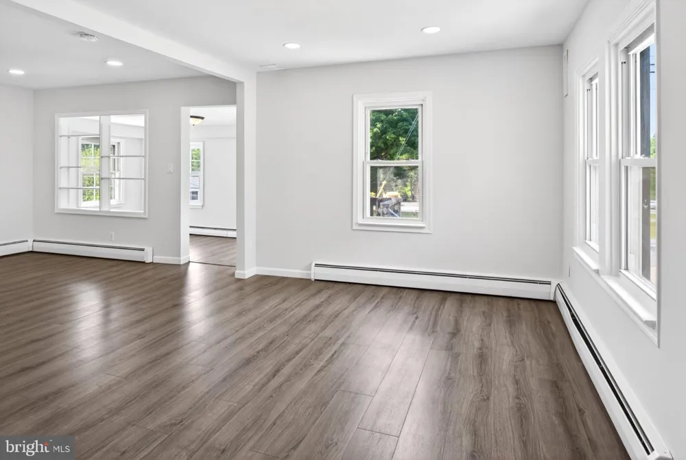 9081 DUMHART ROAD Laurel, MD 20723