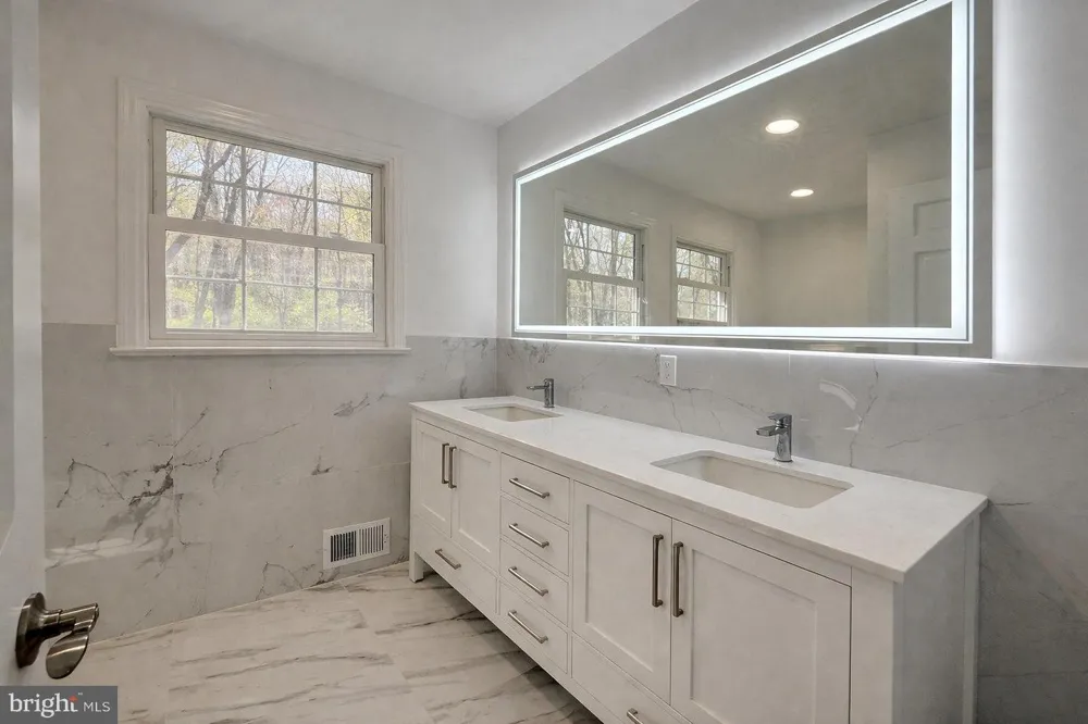 26 HONEY BROOK DRIVE Princeton, NJ 08540