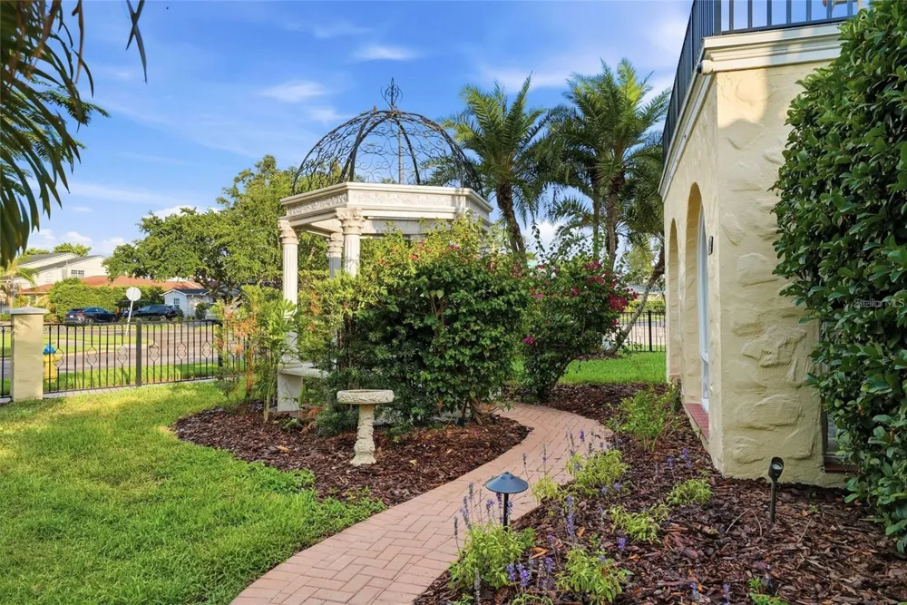 190 BOSPHOROUS AVENUE Tampa, FL 33606