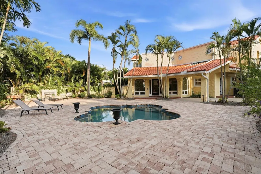 190 BOSPHOROUS AVENUE Tampa, FL 33606