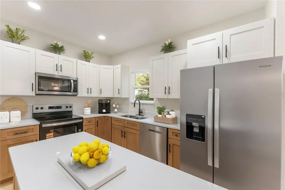 925 NE 17TH DRIVE Gainesville, FL 32641