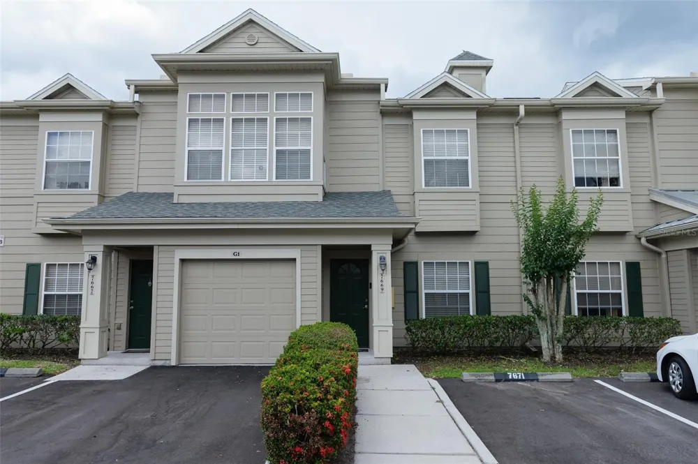 7669 PLANTATION CIRCLE #7669 Bradenton, FL 34201
