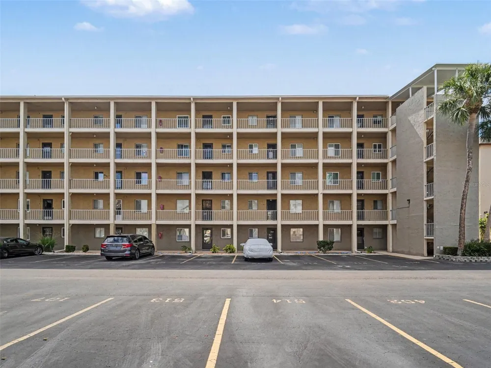 3801 LAKE BAYSHORE DRIVE #H413 Bradenton, FL 34205