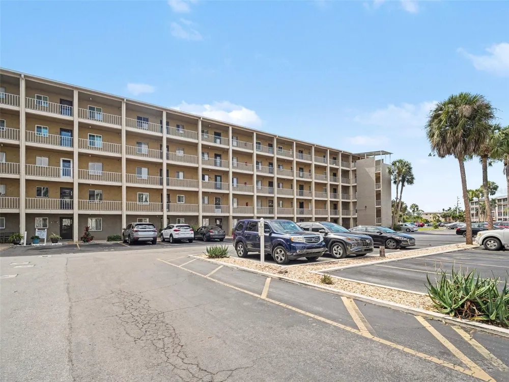 3801 LAKE BAYSHORE DRIVE #H413 Bradenton, FL 34205
