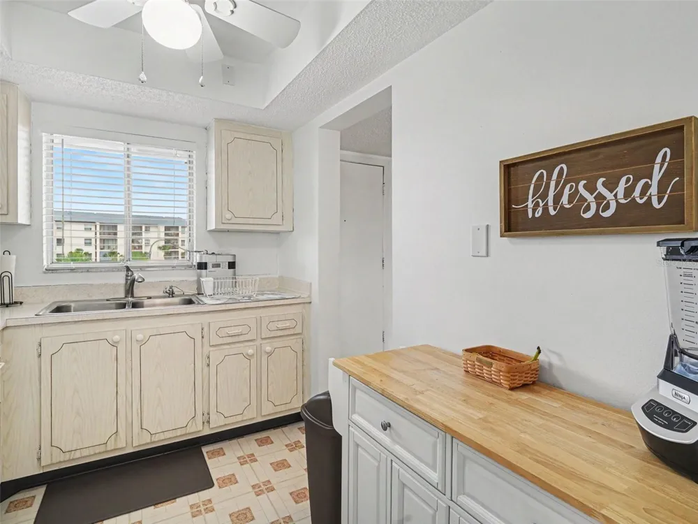 3801 LAKE BAYSHORE DRIVE #H413 Bradenton, FL 34205
