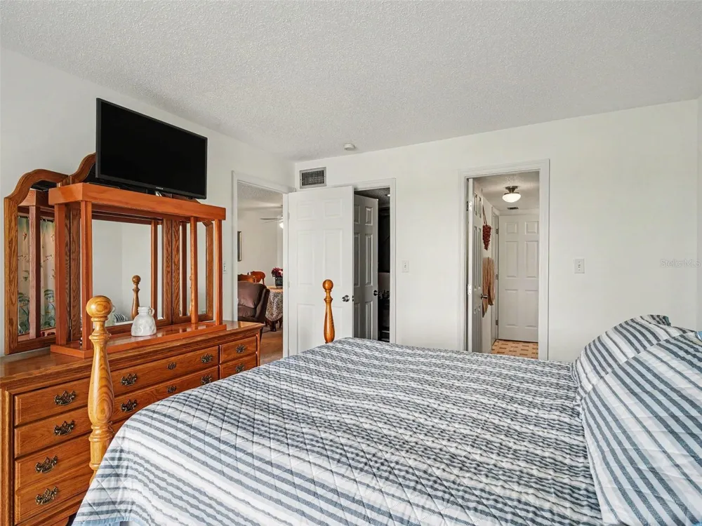 3801 LAKE BAYSHORE DRIVE #H413 Bradenton, FL 34205