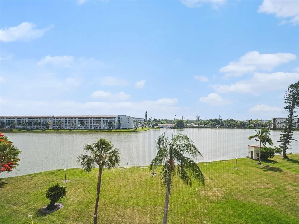 3801 LAKE BAYSHORE DRIVE #H413 Bradenton, FL 34205