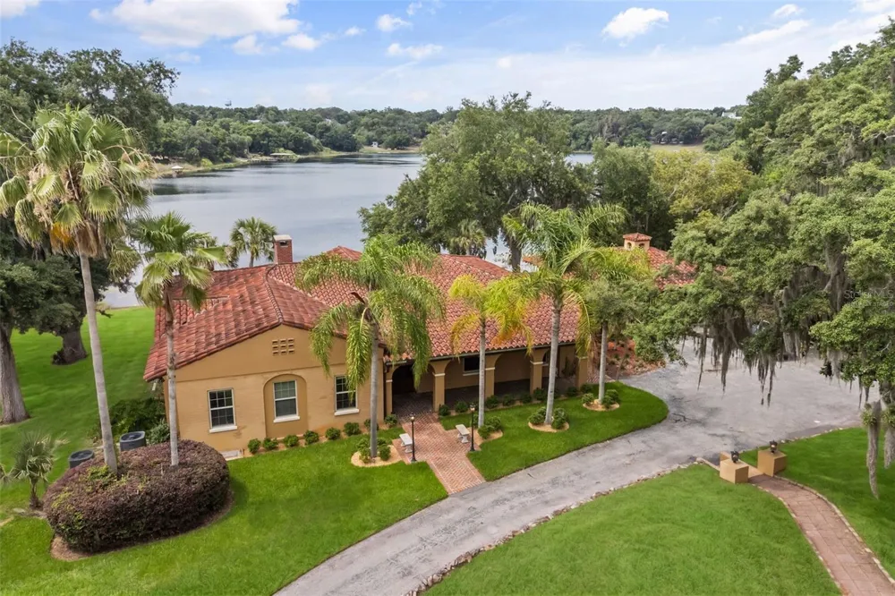 1909 COUNTRY CLUB DRIVE Eustis, FL 32726