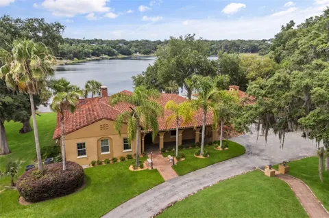 1909 COUNTRY CLUB DRIVE