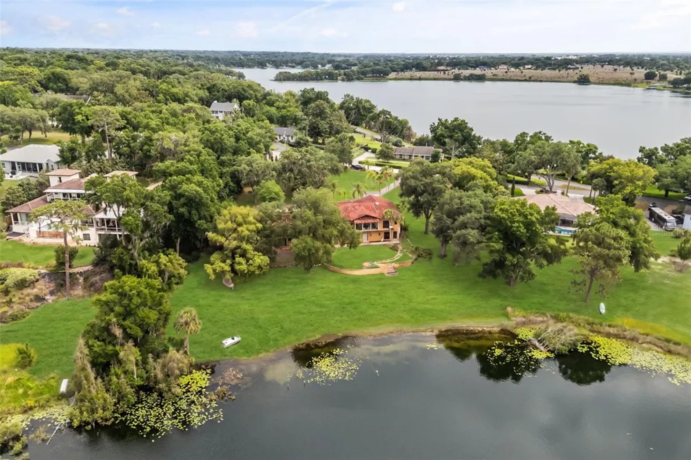 1909 COUNTRY CLUB DRIVE Eustis, FL 32726