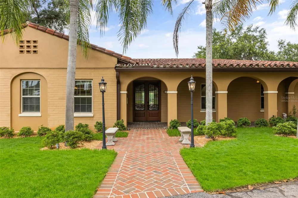 1909 COUNTRY CLUB DRIVE Eustis, FL 32726