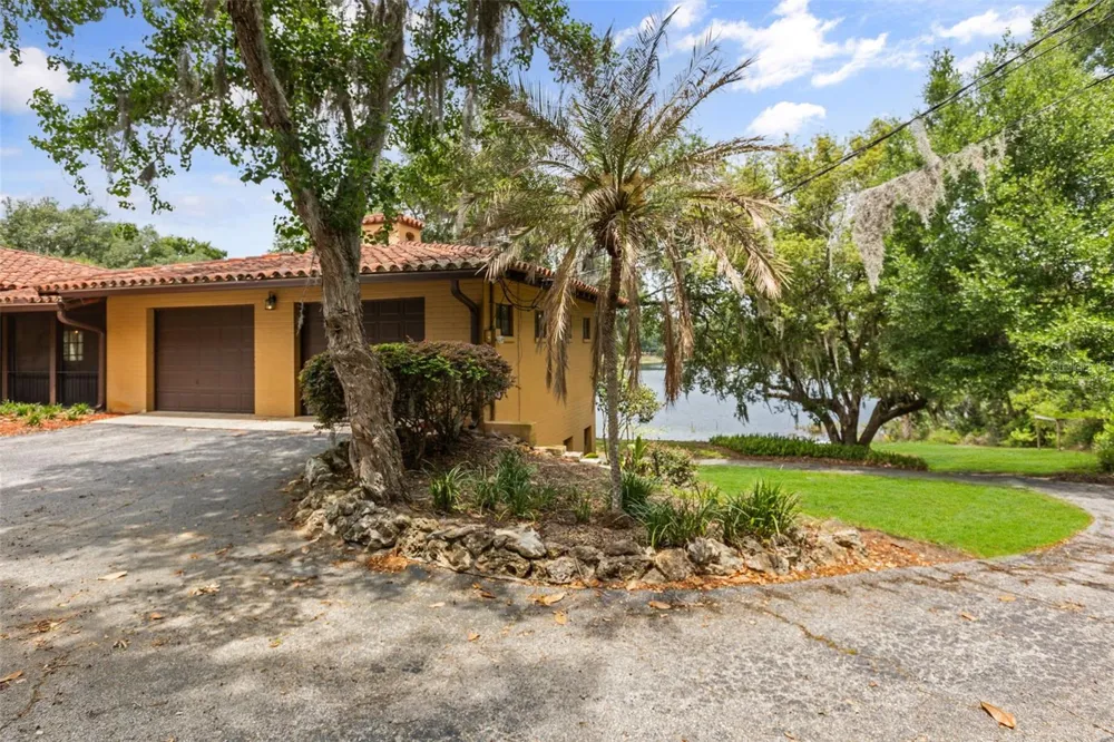 1909 COUNTRY CLUB DRIVE Eustis, FL 32726
