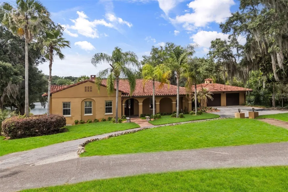 1909 COUNTRY CLUB DRIVE Eustis, FL 32726