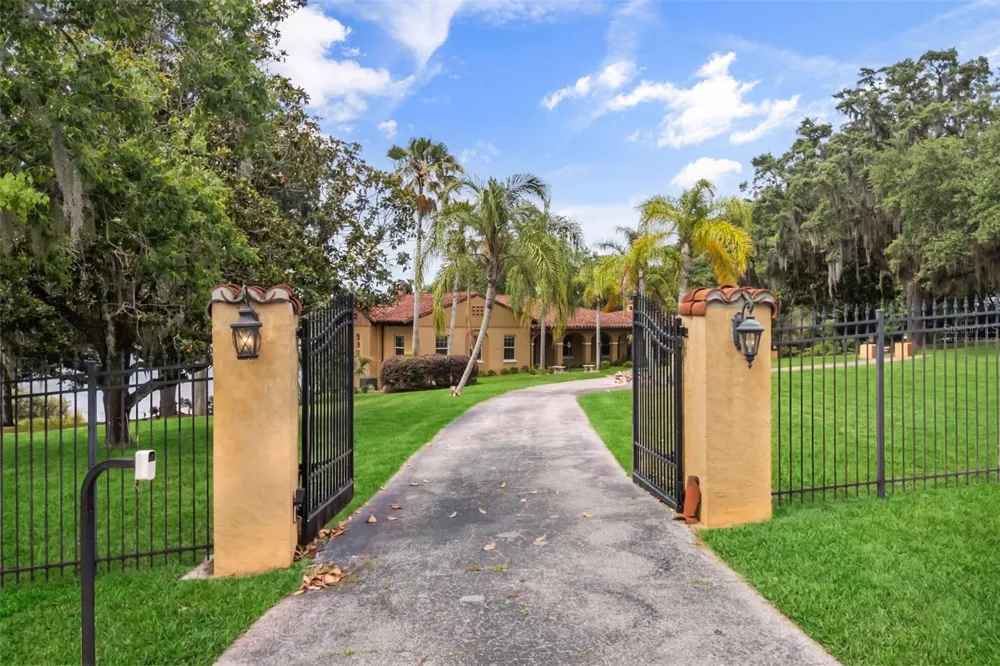 1909 COUNTRY CLUB DRIVE Eustis, FL 32726