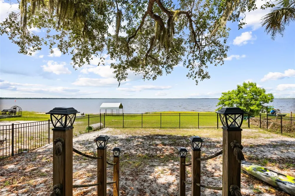 2462 FORT LANE ROAD Geneva, FL 32732