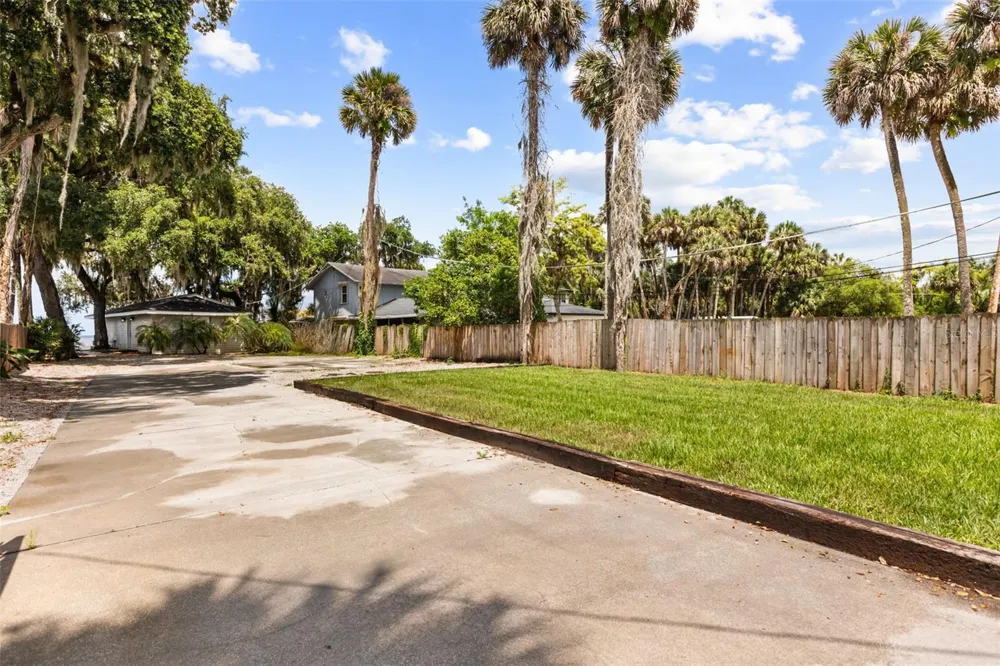 2462 FORT LANE ROAD Geneva, FL 32732