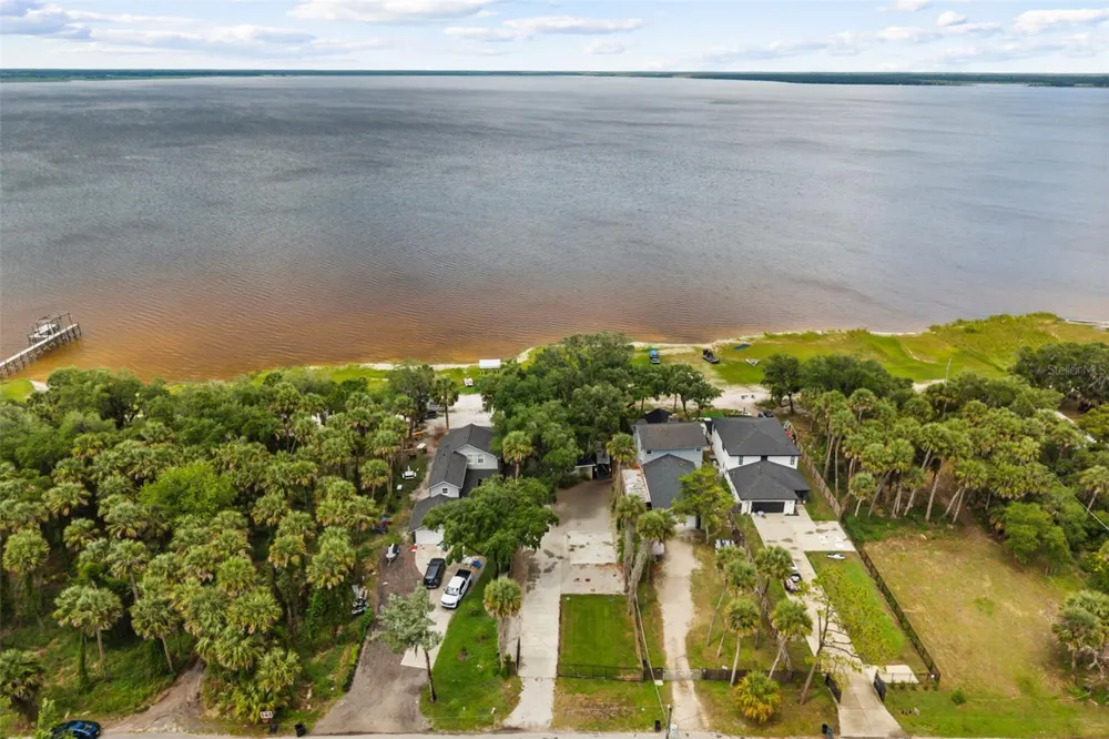2462 FORT LANE ROAD Geneva, FL 32732