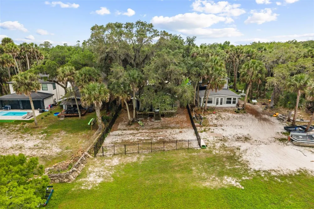 2462 FORT LANE ROAD Geneva, FL 32732